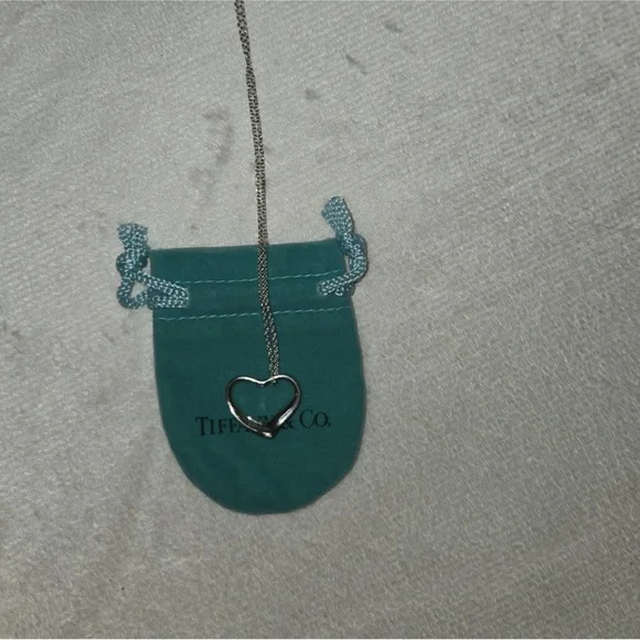 Tiffany & Co. Elsa Peretti Large Floating Heart Sterling Silver EUC - Picture 5 of 7